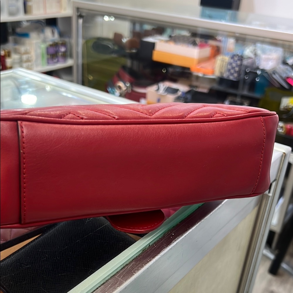 Gucci Red GG Marmont Chevron Shoulder Bag - Picture 5 of 11